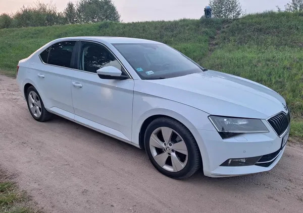 skoda superb Skoda Superb cena 65000 przebieg: 155000, rok produkcji 2015 z Legionowo